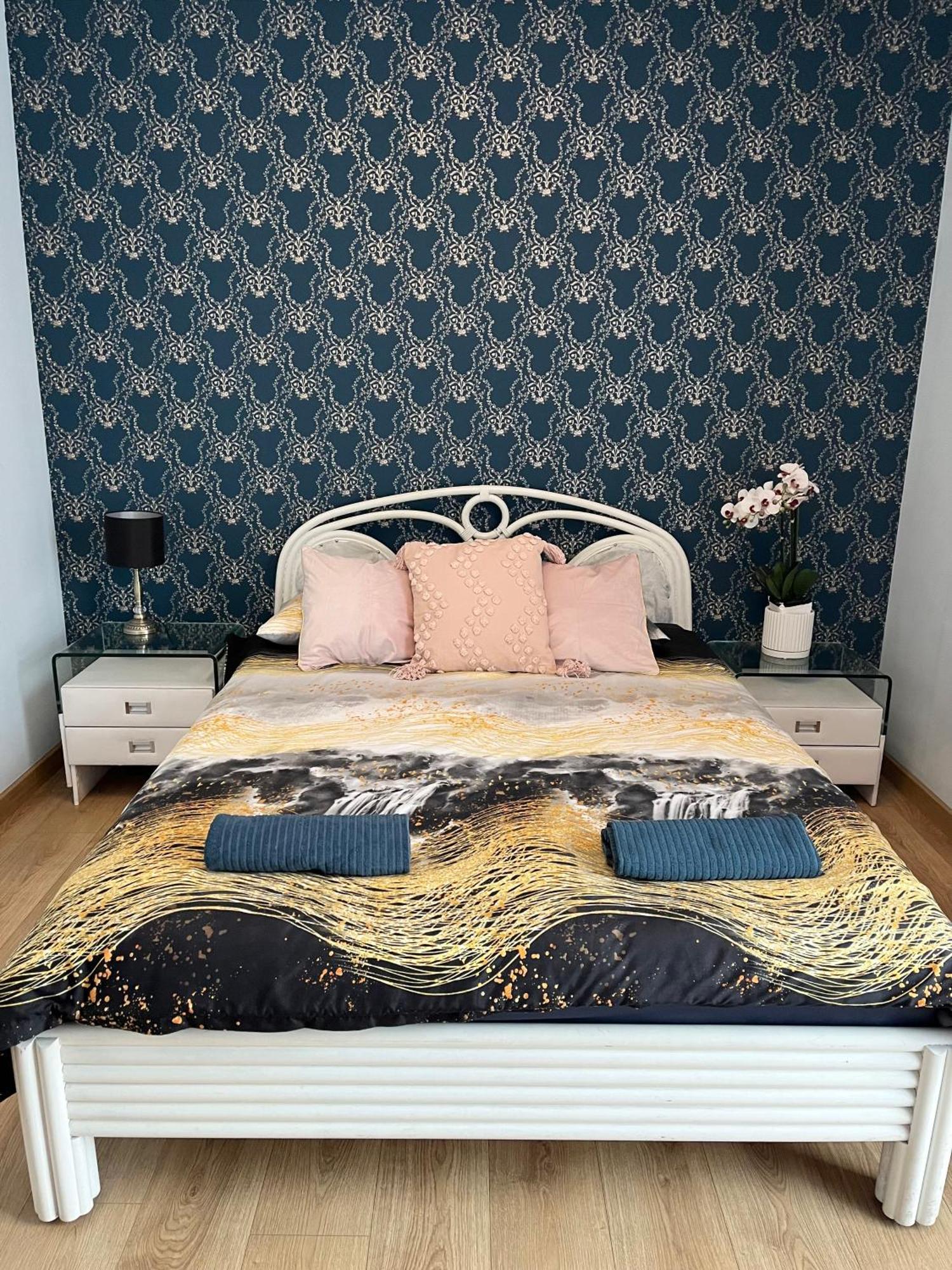 Oldtown Retro Apartment By Marina With Balcony For 6 People กดัญสก์ ภายนอก รูปภาพ