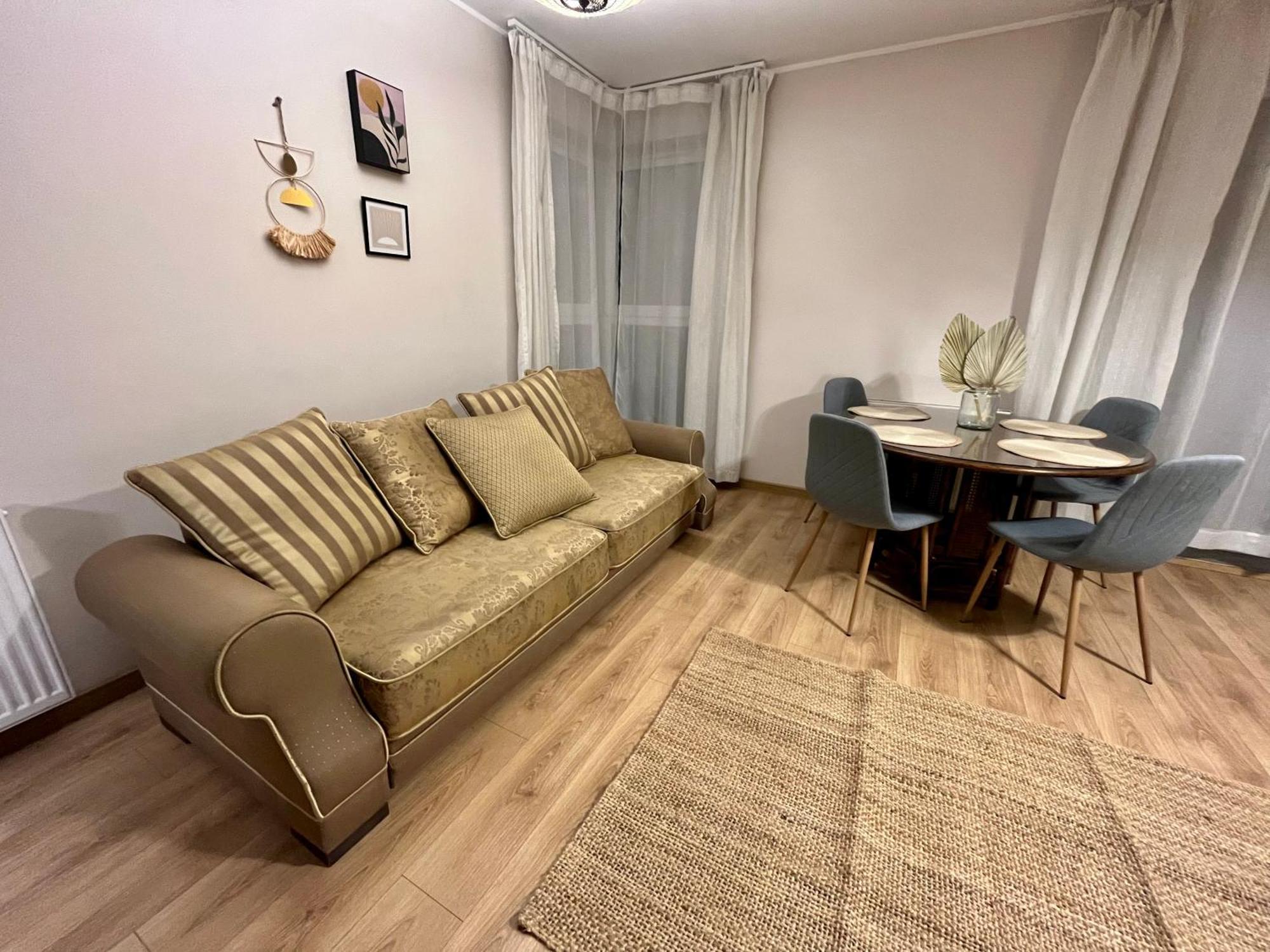 Oldtown Retro Apartment By Marina With Balcony For 6 People กดัญสก์ ภายนอก รูปภาพ