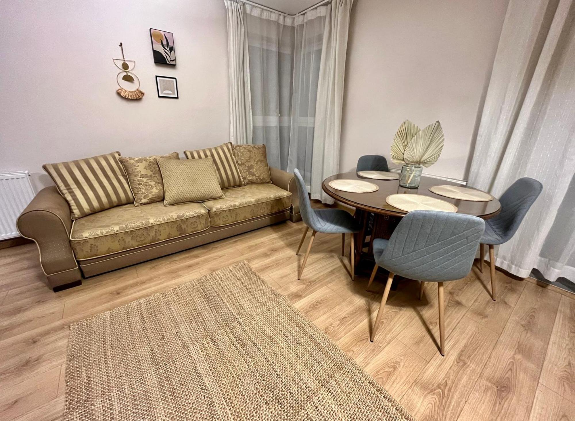 Oldtown Retro Apartment By Marina With Balcony For 6 People กดัญสก์ ภายนอก รูปภาพ